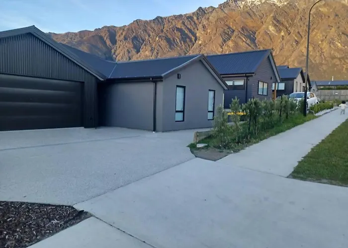 Dhee\'S Cottage